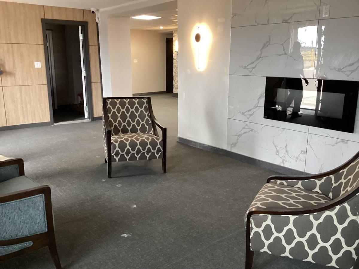 Bethel Hotel Elk Point エクステリア 写真