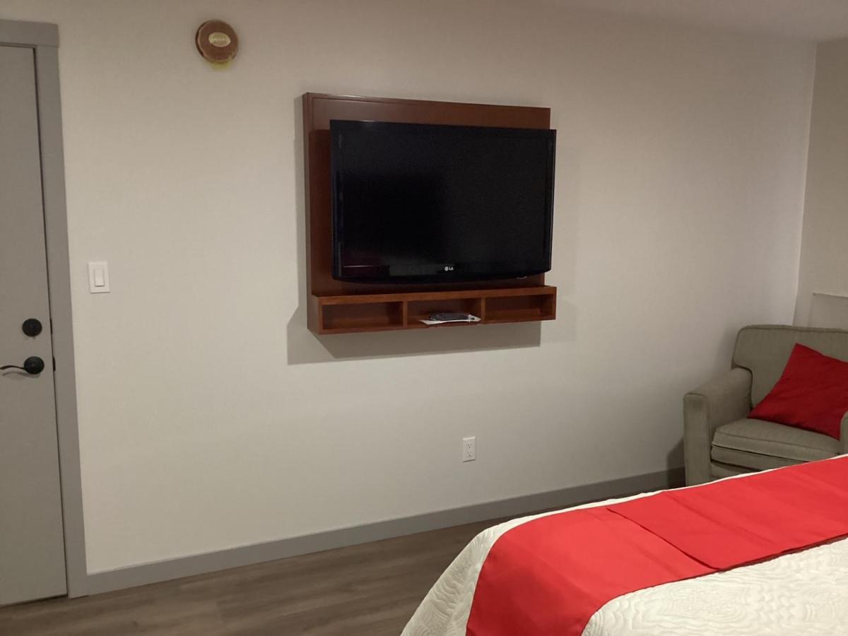 Bethel Hotel Elk Point エクステリア 写真