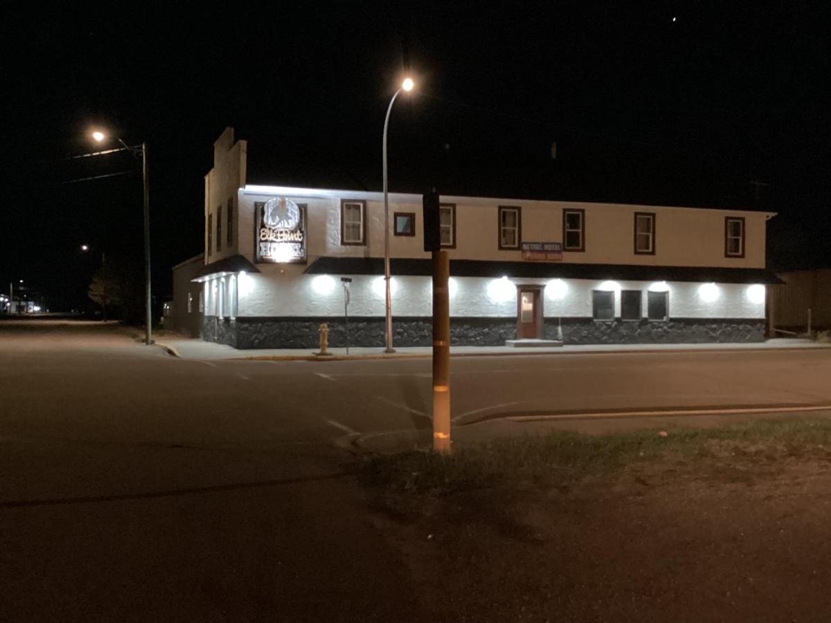 Bethel Hotel Elk Point エクステリア 写真