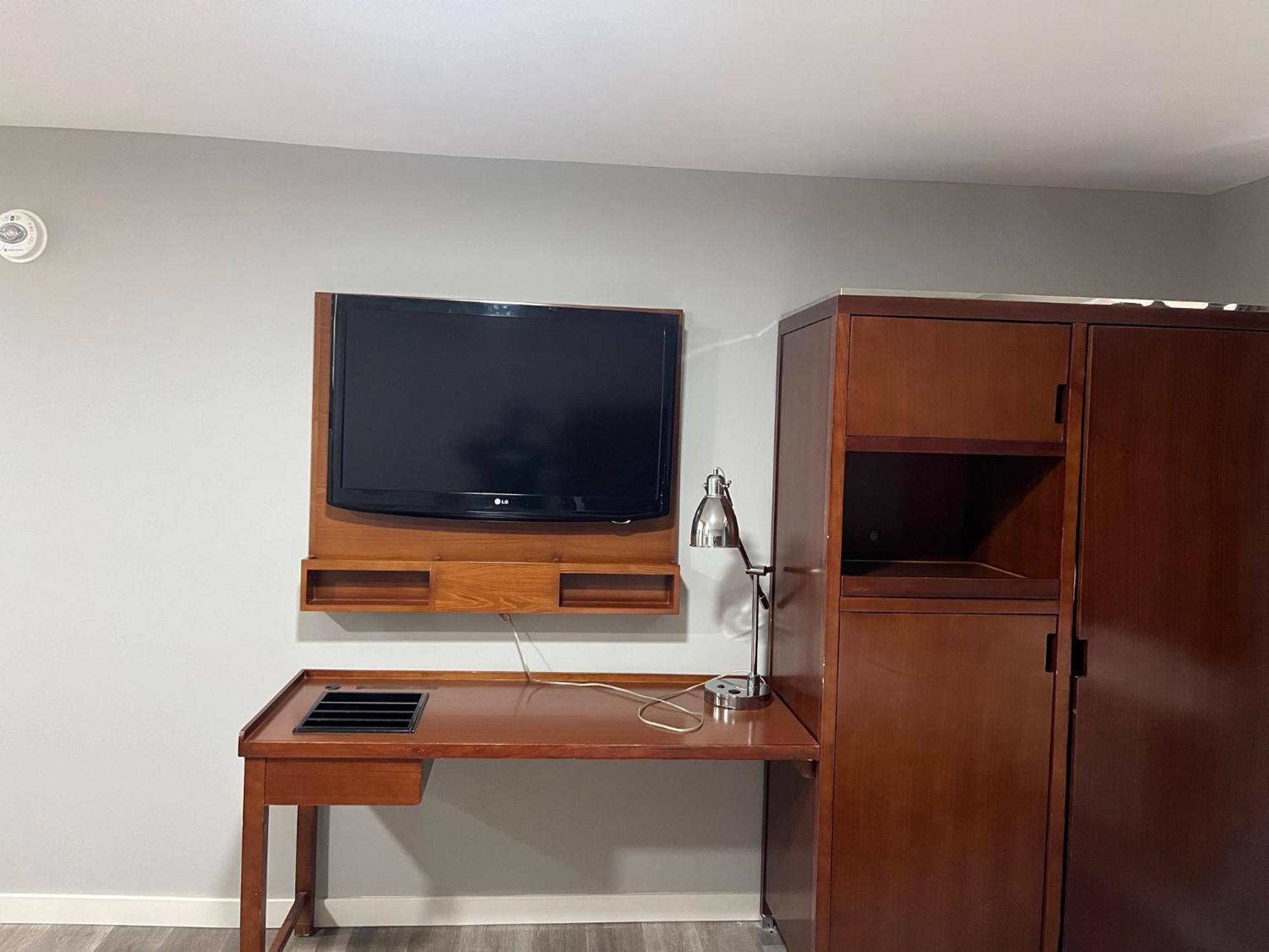 Bethel Hotel Elk Point エクステリア 写真